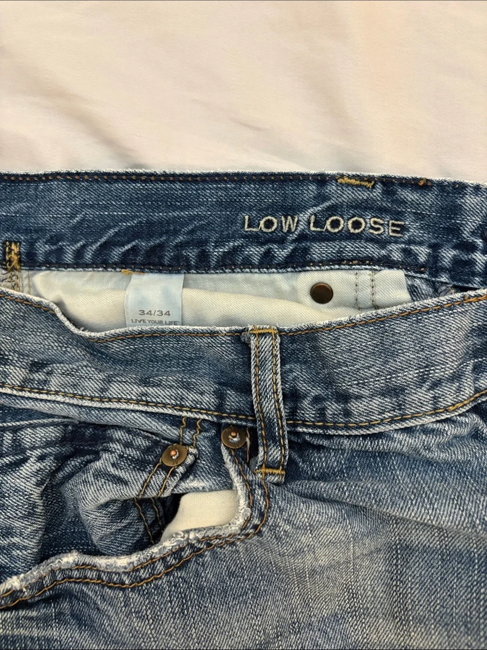 American Eagle Light Wash Low-Loose Jeans - Light Blue